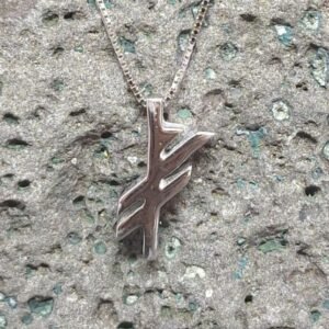 hálsprýði við bindrúnuni fyri eydnu, 925s